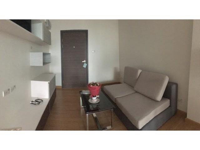 Room for Rent Supalai Loft Chaengwattana 48 sq.m. Executive Suite 16th Floor