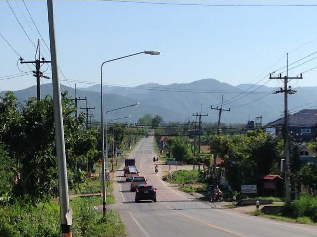 ขายที่ดินติดถนนหลวงหมายเลข3038(ถนนหลวงสายเขื่อนแม่งัดสมบูรณ์ชล)on Chon Highway)   Adjacent to the main road