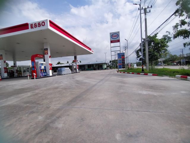 ขายปั้มน้ำมัน ESSO  เนื้อที่ 5-2-44 ไร่ ถนน 321 ต.สระยายโสม อ.อู่ทอง จ.สุพรรณบุรี