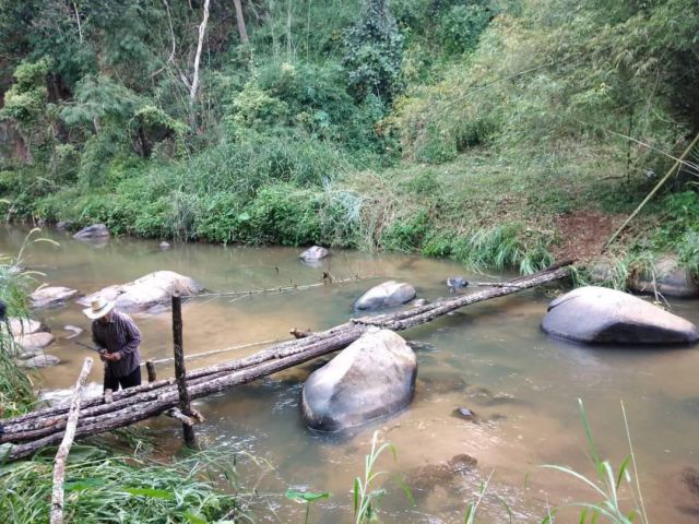 ขายที่ดินติดลำธารน้ำกว้าง 300 เมตรดอยสะเก็ตพร้อมโอน