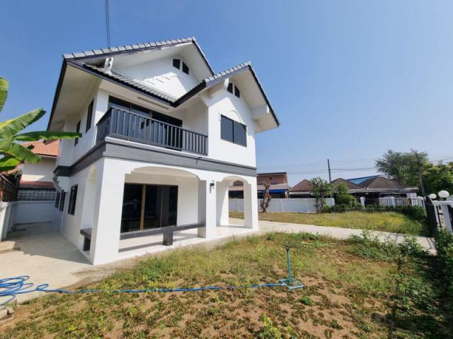 House for sale in San Kamphaeng's Homesite Hills 2 village. area of 101 sq.wa.