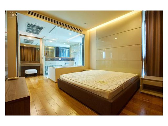 For sale Condo The Address Sathorn Condo 2 Beds corner room (S03-1422)