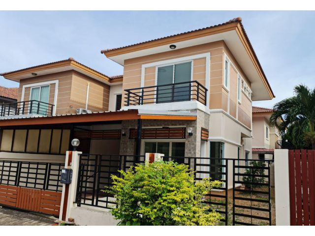 บ้านให้เช่าบ่อวิน  นิคมEastern Seaboard ศรีราชา/Home for rent 9500thb/month Eastern Seaboard est. Bowin Siracha