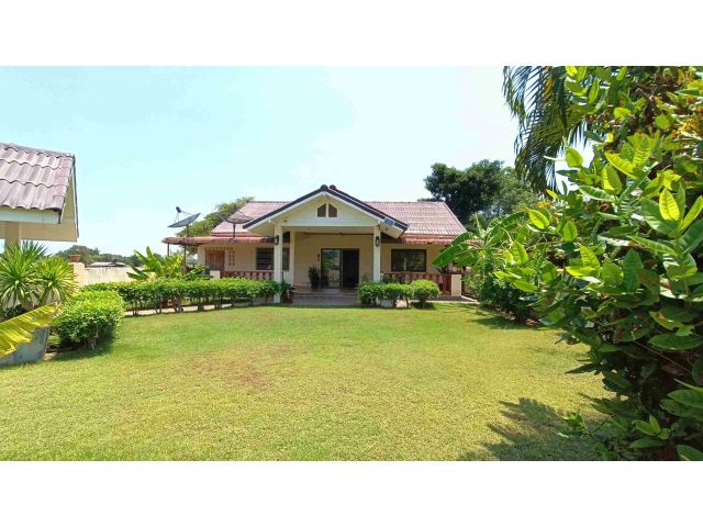 3 BEDROOM HOUSE 2.9 KM FROM MAE RAMPHUENG BEACH. PRICE 3,950,000 THB