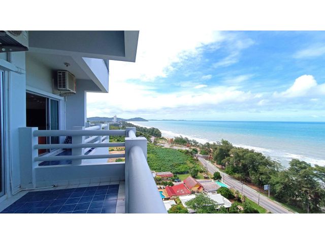 2 bedroom beach condo on Mae Ramphueng Beach - price 4,100,000 THB