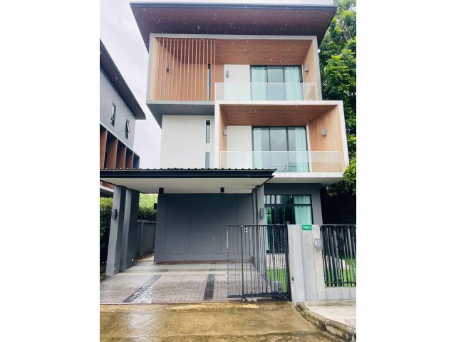 For Sale / Rent Modern private house near the city, near Ruam Chok mall and Central Festival