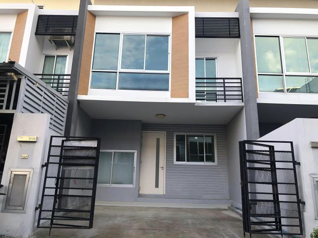 ขายบ้าน town house Novaart ราคาถูก