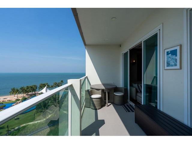 Condo for sale, Movenpick Residences, Najomtien Pattaya, 2 bedrooms, 2 bathrooms, 4th floor, area 90 square meters.  2 B