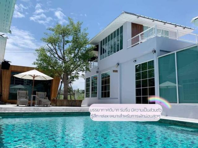 ขายคลีนิก/บ้านพูลวิลล่า  2 ชั้น สไตล์Pool Villa 2 ชั้น พร้อมทำธุรกิจต่อได้ ใจกลางแหล่งท่องเที่ยว ตรงข้ามสวนนงนุช  สัตหีบ