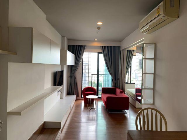 Lowest price! Condo for sale or rent, Bloc 77, Soi Sukhumvit 77 - On Nut, 22nd floor, 40 sq.m2., fully furnished, min 6 month contract.