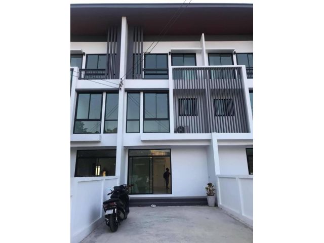 NTG600 ให้เช่า Townhome 3 ชั้น โครงการ Cozy สตรีวิทยา2 
จดบริษัทได้