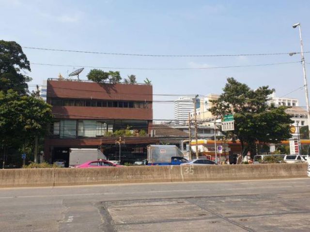 Land for sale with 4-storey commercial building