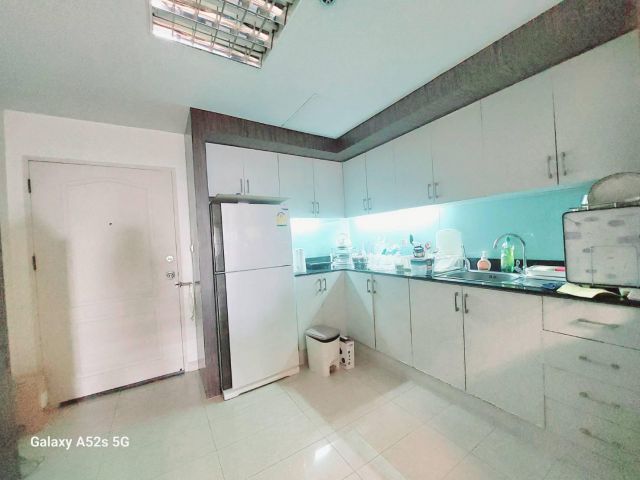 State Tower Silom for sale 1 bedroom 1 bathroom 68 sqm selling 6.3 mil baht